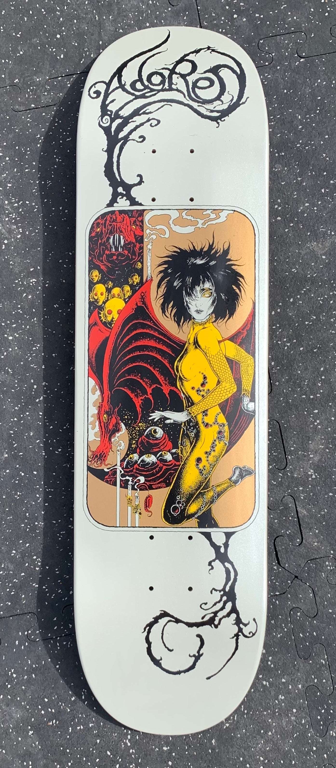 FANTASTIC PLANET SKATEBOARD 8.38