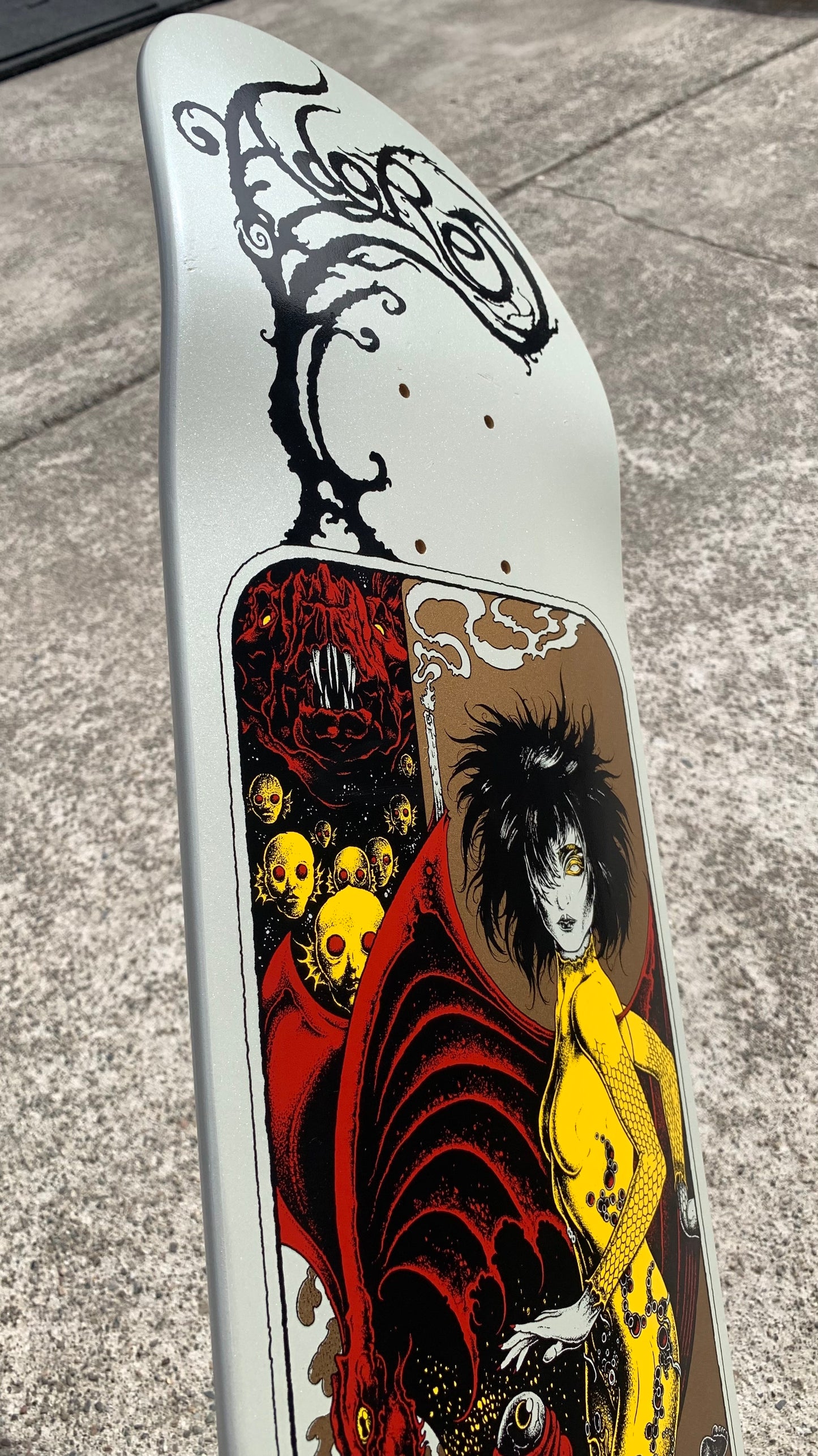 FANTASTIC PLANET SKATEBOARD 8.38