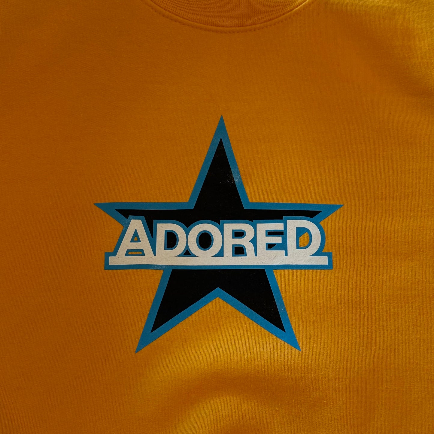 20 SHOT CREWNECK YELLOW/GOLD